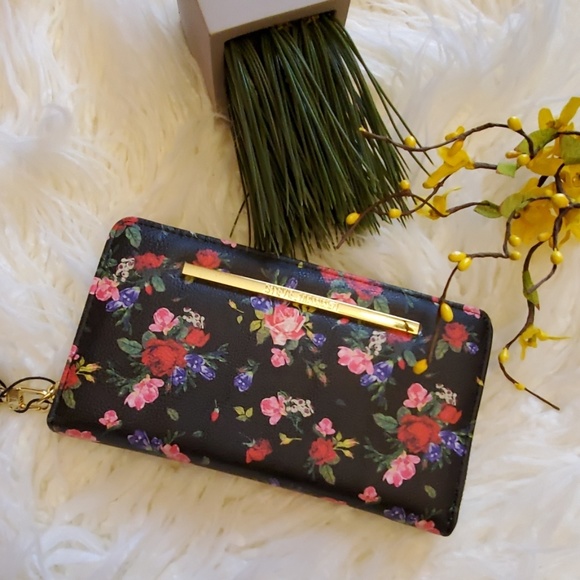 Steve Madden Handbags - Steve Madden  Flower Wallet